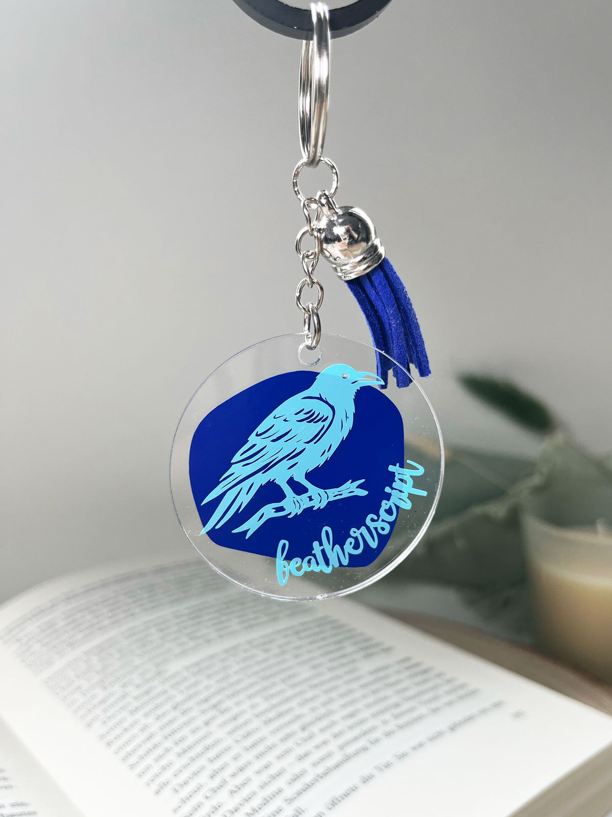 "Dark Whispers" – Anhänger