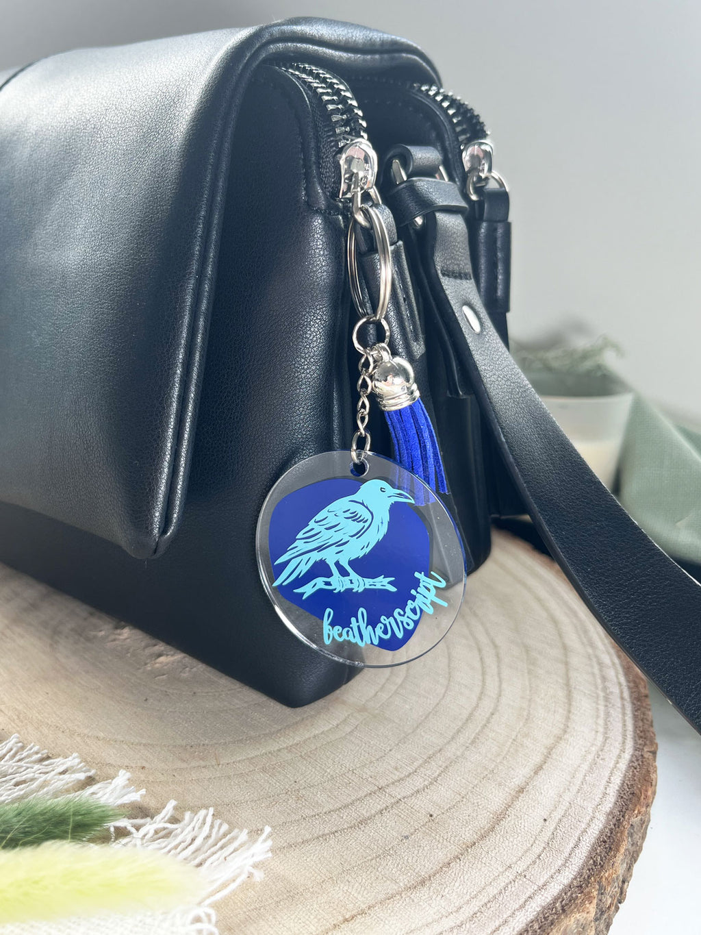 "Dark Whispers" – Anhänger