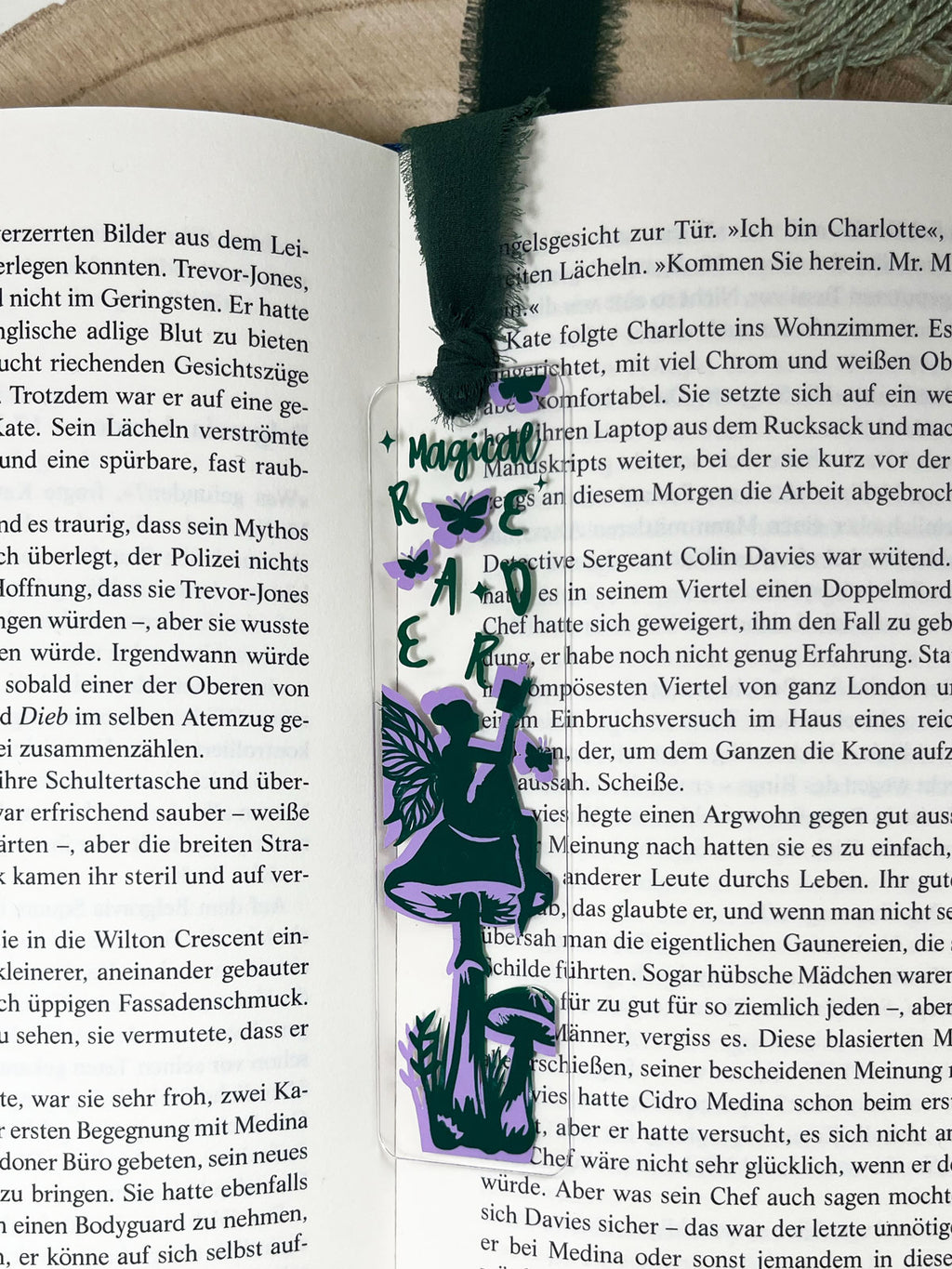 "Romantasy Woods" – Acryl Lesezeichen