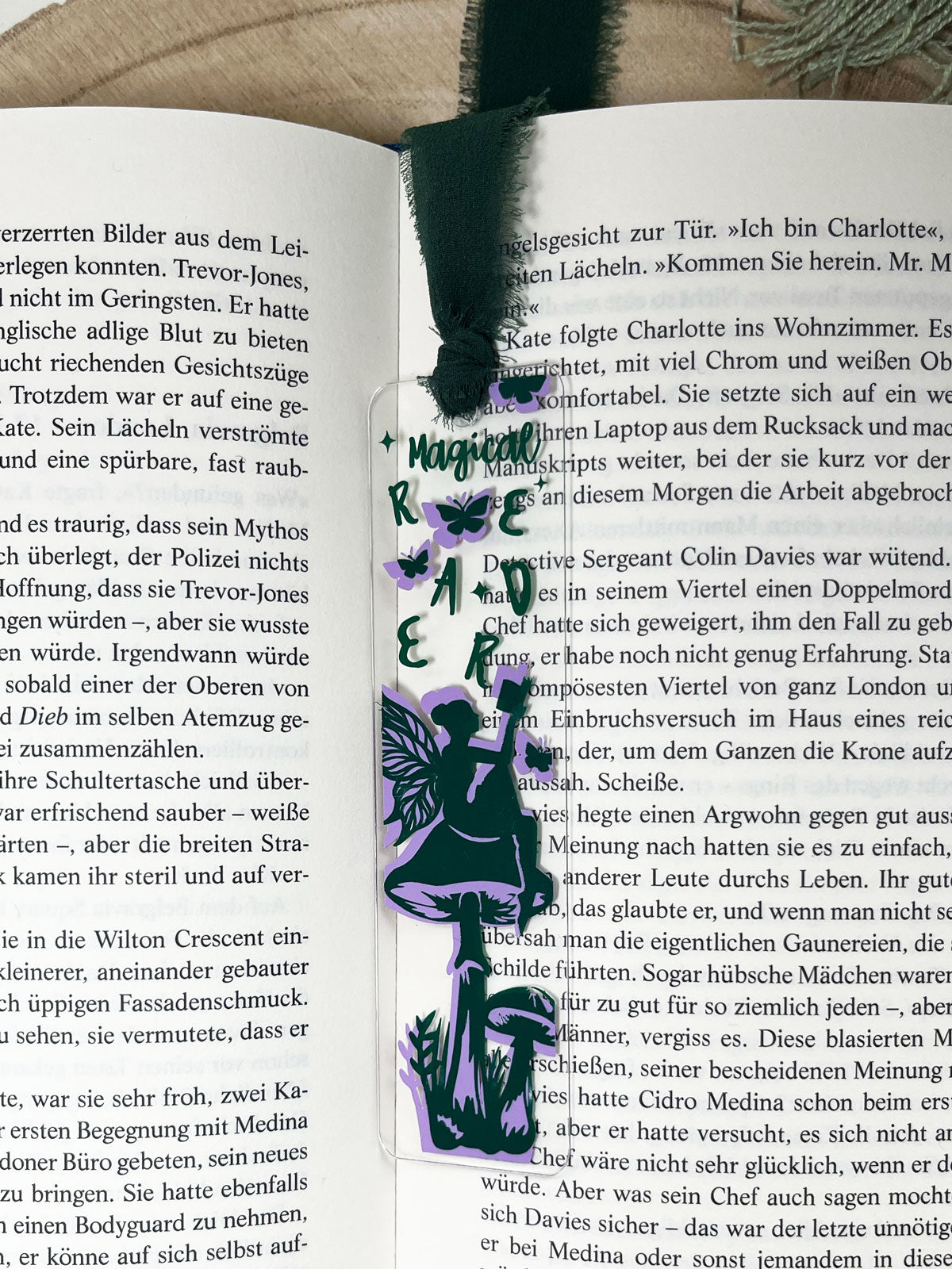 "Romantasy Woods" – Acryl Lesezeichen