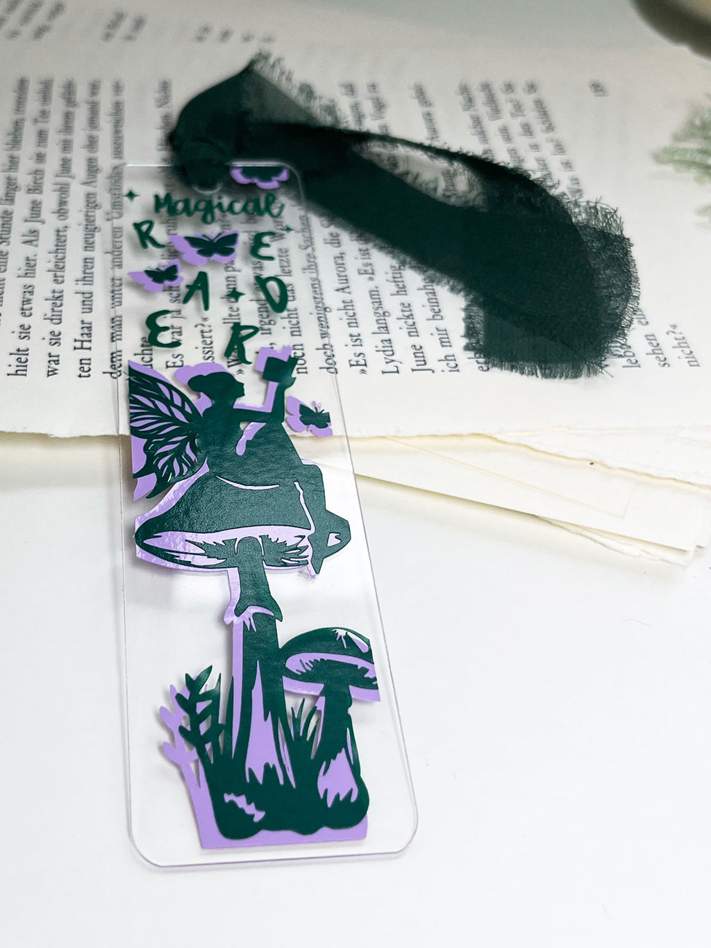 "Romantasy Woods" – Acryl Lesezeichen