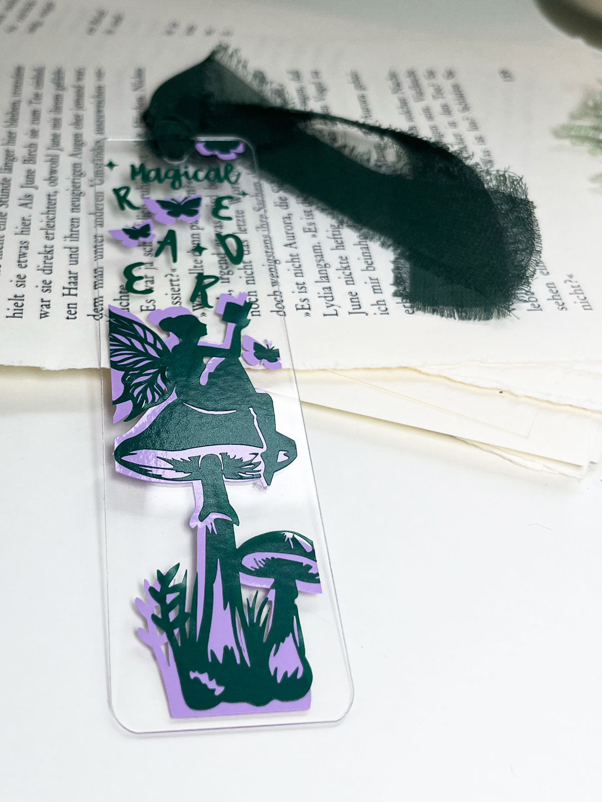 "Romantasy Woods" – Acryl Lesezeichen