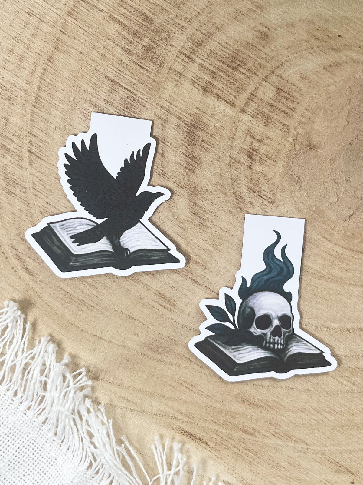 "Dark Whispers" – Magnet Lesezeichen-Set