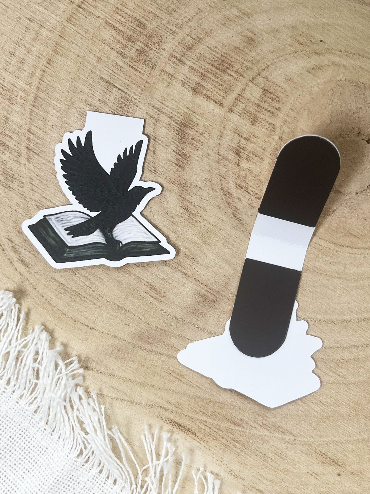 "Dark Whispers" – Magnet Lesezeichen-Set