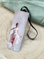 "Rosy Chapters" – Gummiband-Lesezeichen