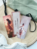 "Rosy Chapters" – Gummiband-Lesezeichen