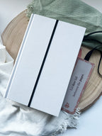 "Rosy Chapters" – Gummiband-Lesezeichen