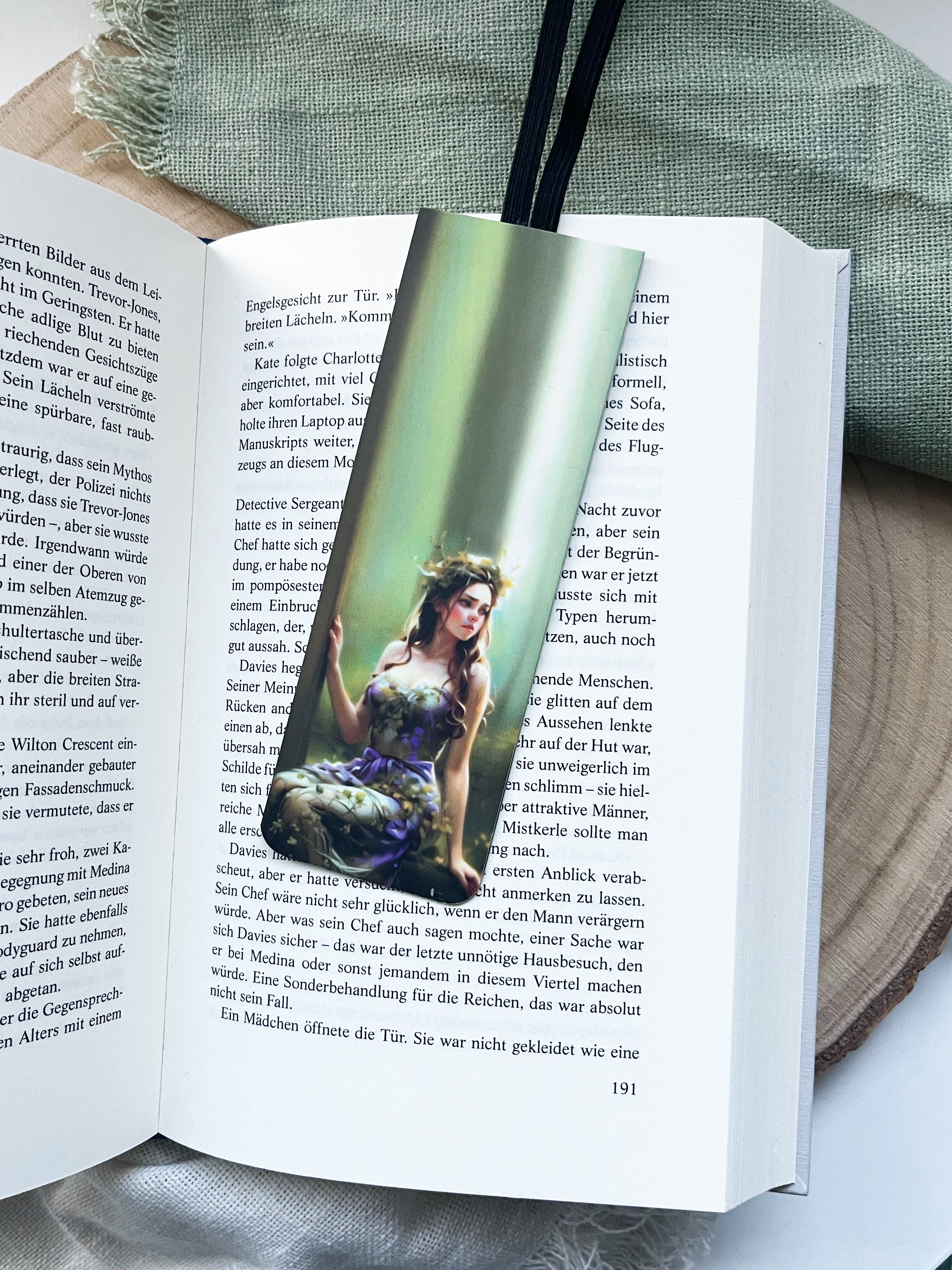 "Romantasy Woods" – Gummiband-Lesezeichen