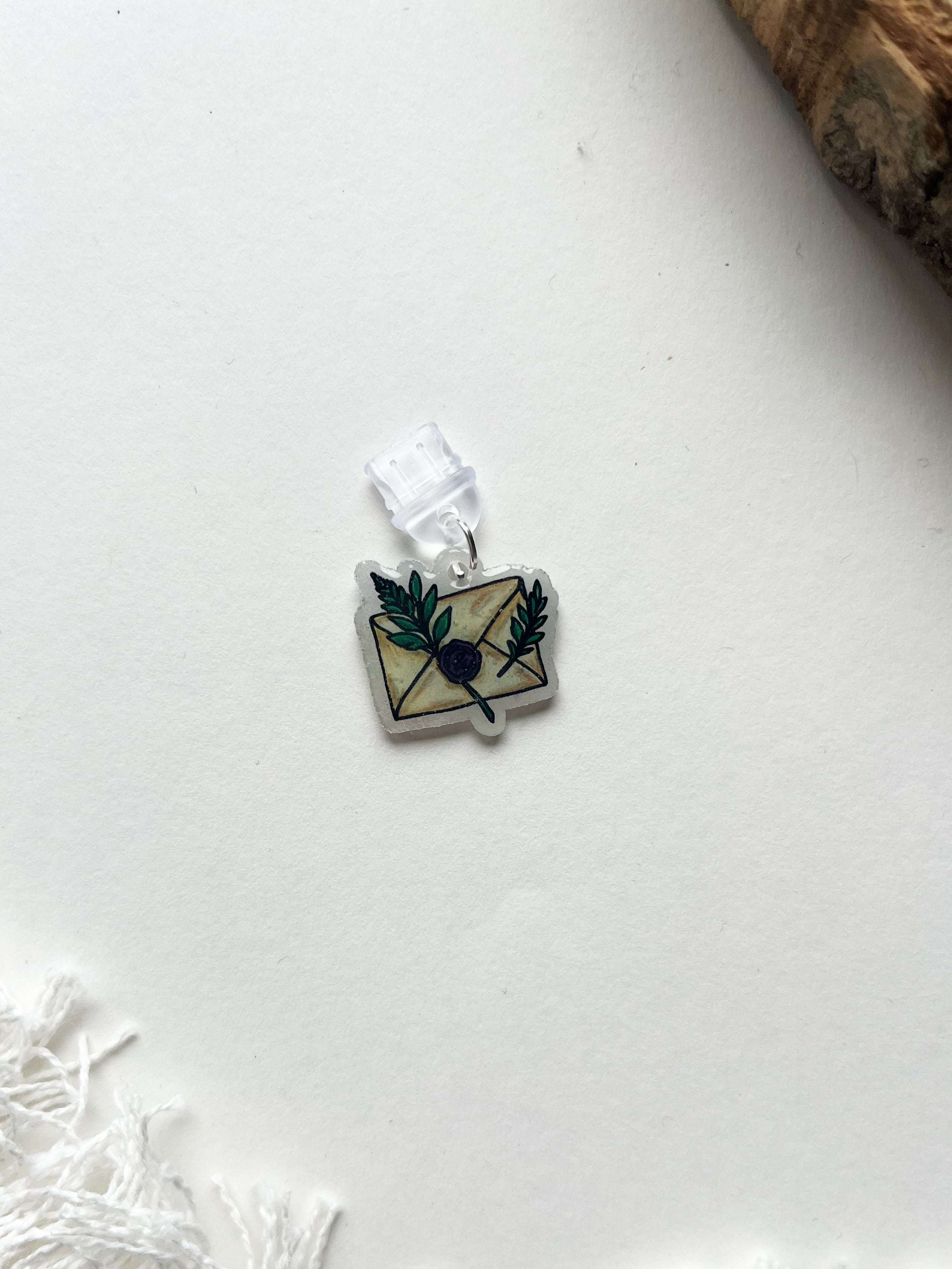 "Romantasy Woods" Dust-Charms