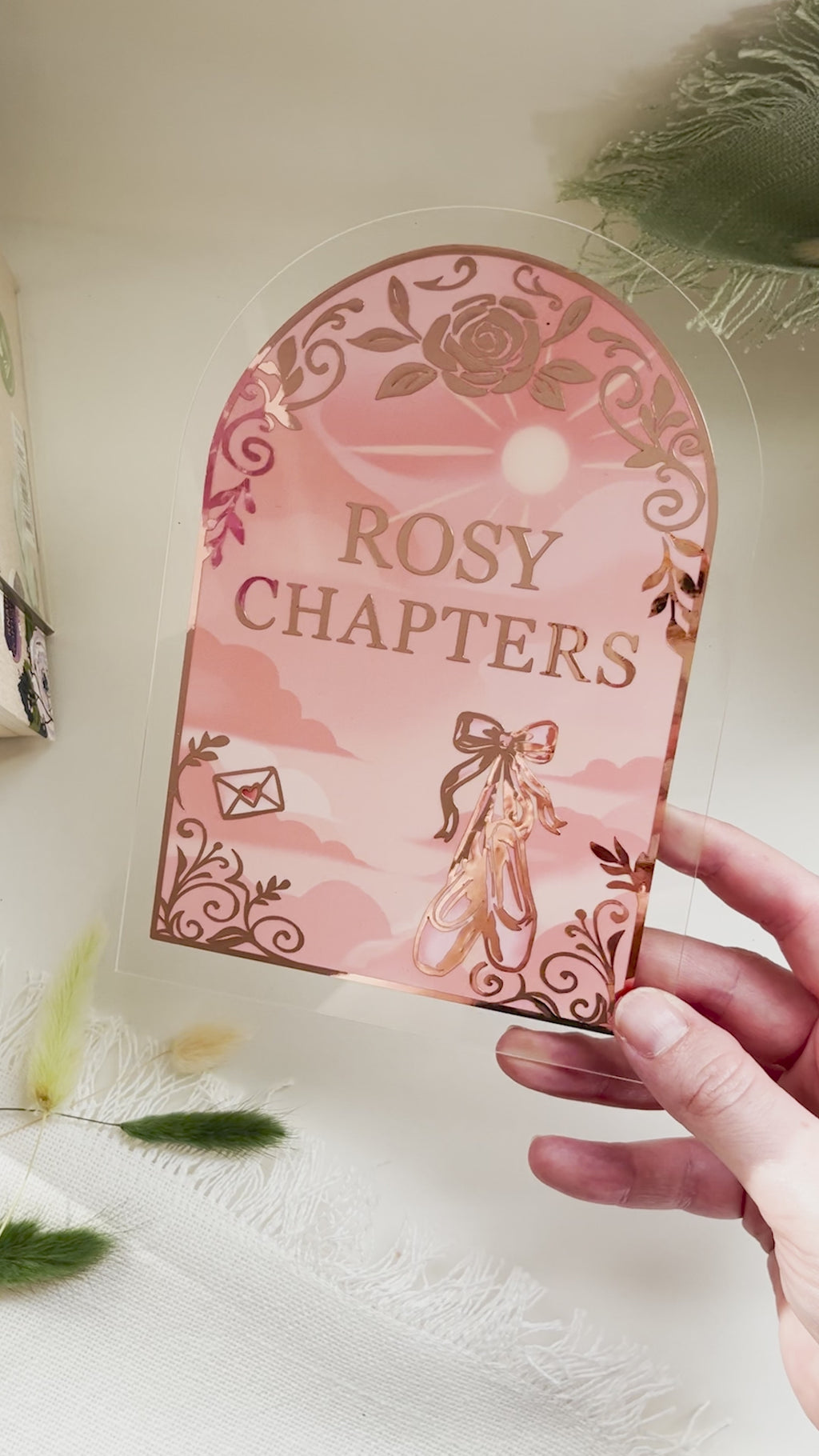 "Rosy Chapters" – Deko Aufsteller